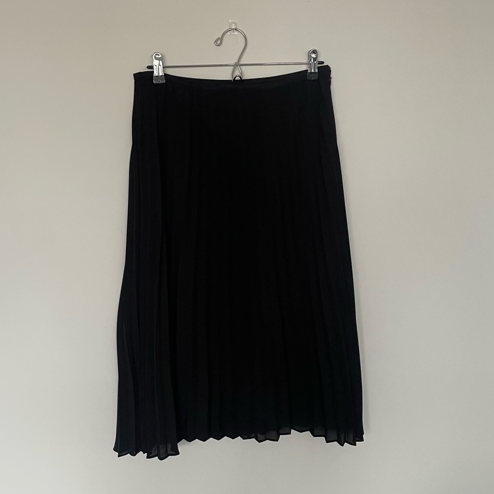 DKNY Black Pleated Skirt - Size 6 - Picture 4 of 7
